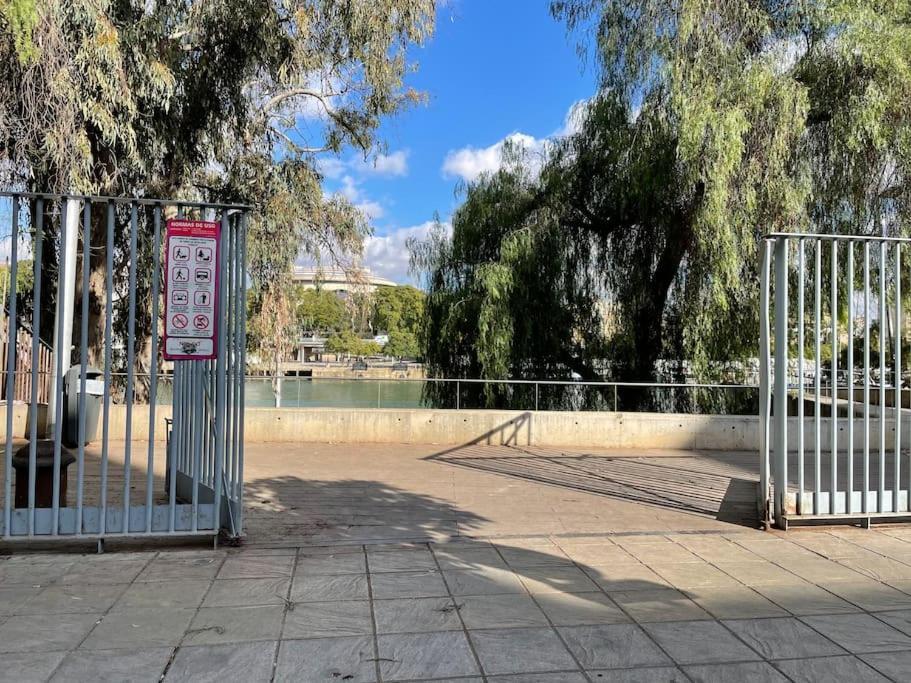 Ferienwohnung Selva La Bella. En El Corazon De Triana Sevilla Exterior foto