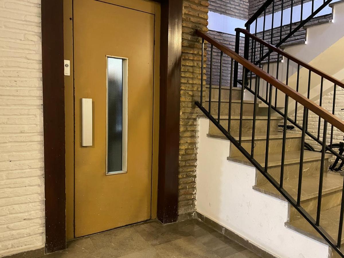 Ferienwohnung Selva La Bella. En El Corazon De Triana Sevilla Exterior foto