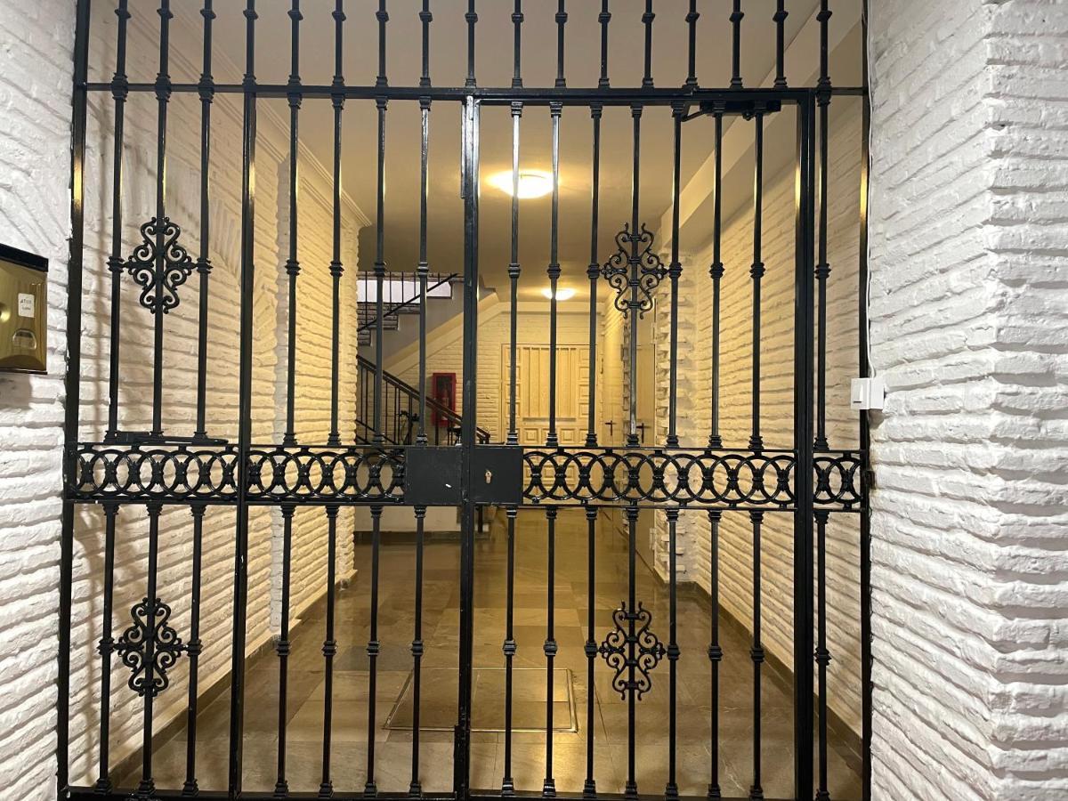 Ferienwohnung Selva La Bella. En El Corazon De Triana Sevilla Exterior foto